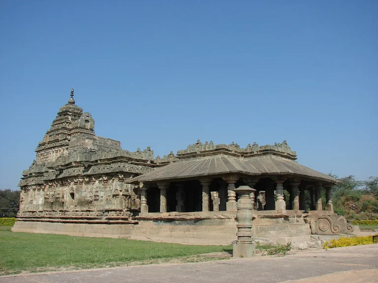 Hindistan (Karnataka) – Lakkundi’de define bulgusu sonrası kazı hazırlığı