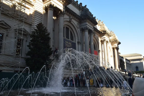 Metropolitan Museum Of Art Main Building 5th Avenue Entrance 01 Arkeolog